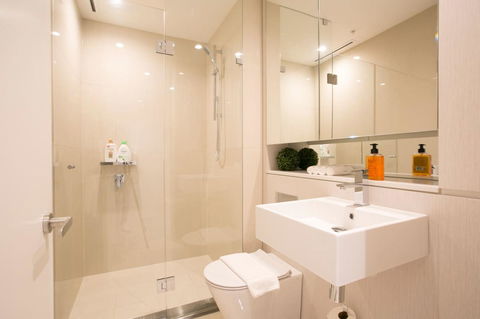 Newly Settled Three Bedrooms Apartment In CBD - Tourism Gold Coast 3