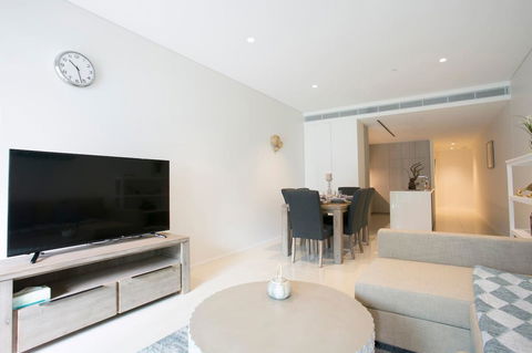 Newly Settled Three Bedrooms Apartment In CBD - Tourism Gold Coast 7