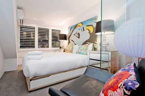 3 Storey Home Close Walk To Fox Studios SCG & City - Tourism Gold Coast 8