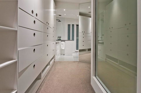 3 Storey Home Close Walk To Fox Studios SCG & City - Tourism Gold Coast 3