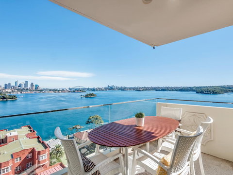 Panoramic Harbour Views And Unbeatable Comfort - Gold Coast 0