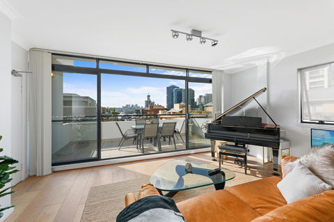 Darling Harbour Penthouse Views+Jacuzzi - Tourism Gold Coast 4