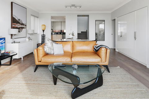 Darling Harbour Penthouse Views+Jacuzzi - Tourism Gold Coast 10