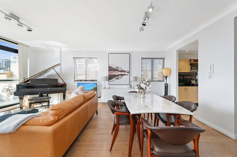 Darling Harbour Penthouse Views+Jacuzzi - Tourism Gold Coast 11