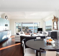 Art Deco Apartment With Breathtaking Water Views - Gold Coast