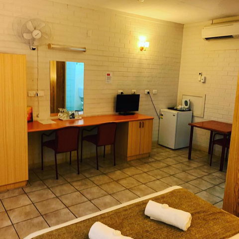 Pine Tree Motel - Tourism Gold Coast 20
