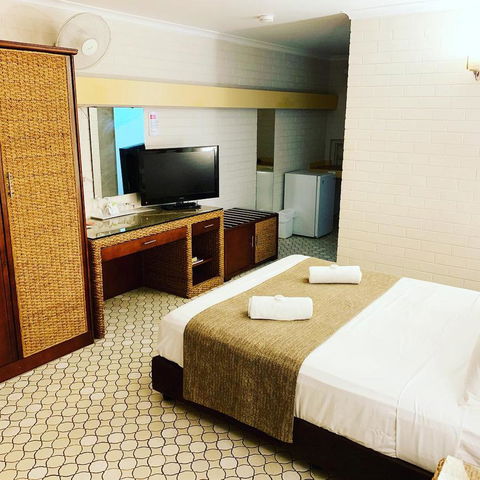 Pine Tree Motel - Tourism Gold Coast 26