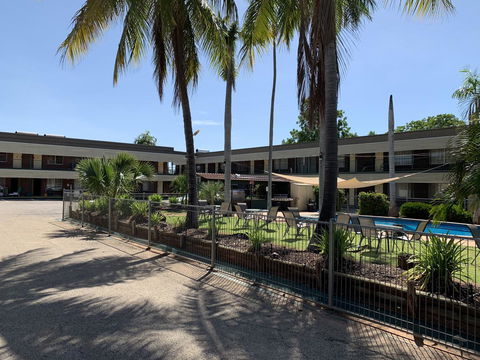 Pine Tree Motel - Tourism Gold Coast 2