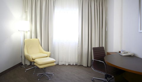 Novotel Canberra - Tourism Gold Coast 16