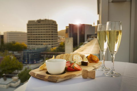 Novotel Canberra - Tourism Gold Coast 38