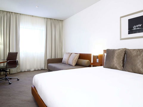 Novotel Canberra - Tourism Gold Coast 0