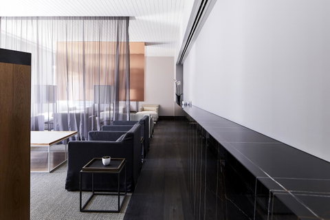 Burbury Hotel - Tourism Gold Coast 12