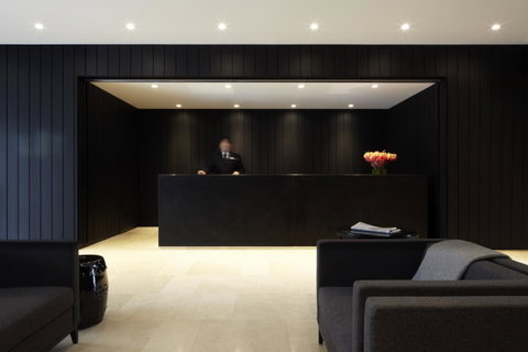 Burbury Hotel - Tourism Gold Coast 1