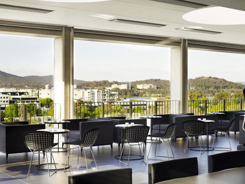 Burbury Hotel - Tourism Gold Coast 9