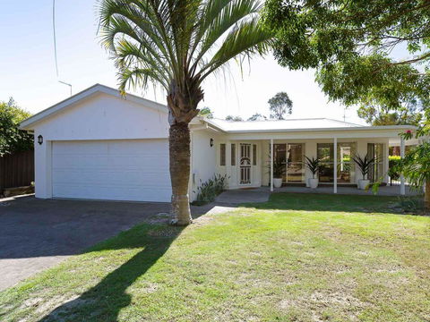Bonito', 26 Bonito Street - Pet Friendly Housewith Aircon - Tourism Gold Coast 0