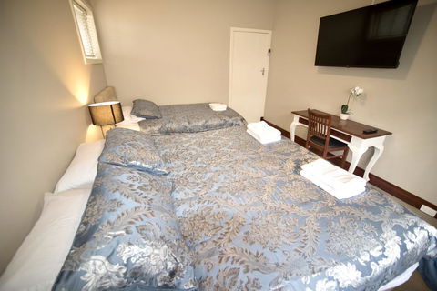 Boucher Manor - Northam. - Tourism Gold Coast 2