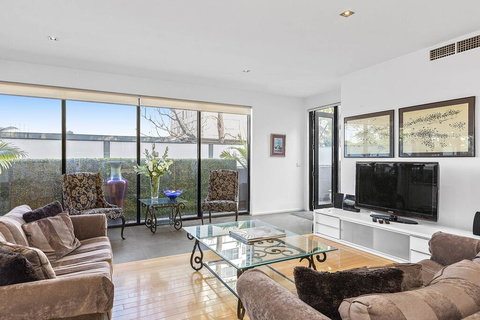 BOUTIQUE STAYS - Catani Gardens - Gold Coast 2