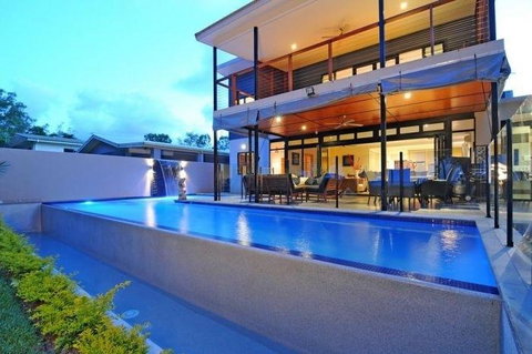 Bramston Beach - Luxury Holiday House - Tourism Gold Coast 0