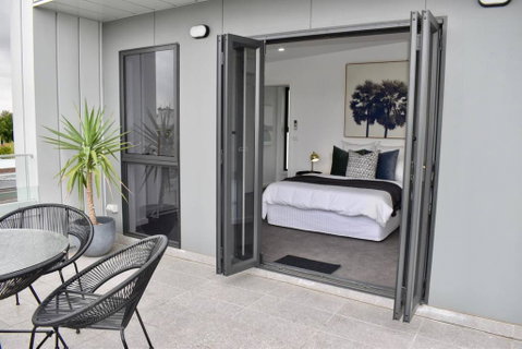 Brand New 2 Bed Apartment With Stunning City Views - Tourism Gold Coast 2