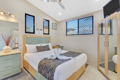 Brisbane Holiday Village - Tourism Gold Coast 2