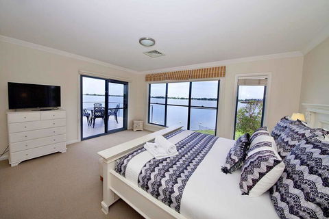 Brookwater- Waterfront On Lake Mulwala - Tourism Gold Coast 0