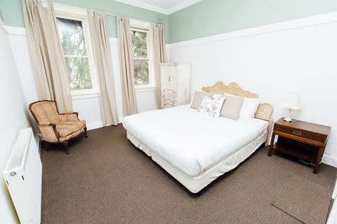 Bundanoon Hotel - Tourism Gold Coast 2