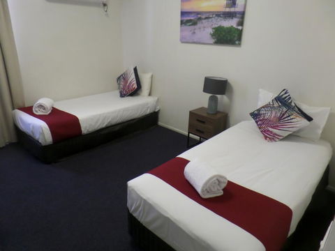Burke & Wills Mt Isa - Tourism Gold Coast 2