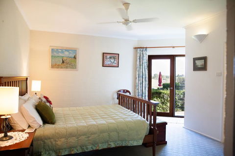 Burncroft Guesthouse - Tourism Gold Coast 1