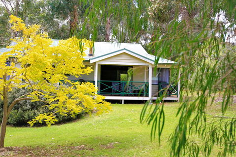 Bushy Lake Chalets - Tourism Gold Coast 0