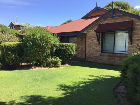 Bussell Retreat - Tourism Gold Coast 0