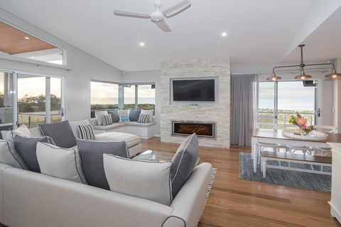 Busselton Beach House - Tourism Gold Coast 1
