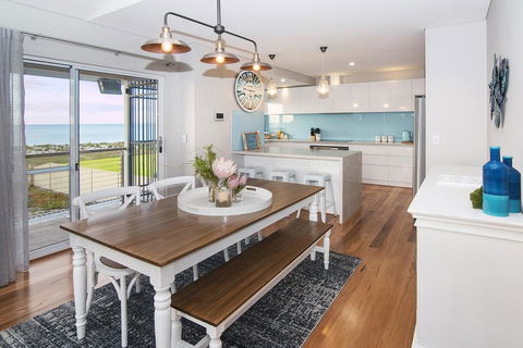 Busselton Beach House - Tourism Gold Coast 3