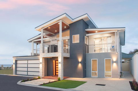 Busselton Beach House - Tourism Gold Coast 0