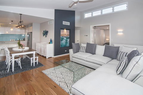 Busselton Beach House - Tourism Gold Coast 2