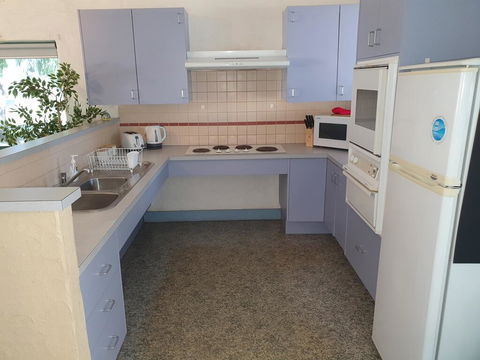 Busselton Holiday Units - Tourism Gold Coast 3