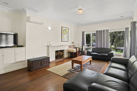 Busselton River Cottage - Tourism Gold Coast 2
