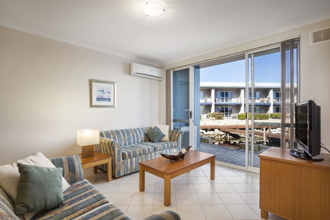 C Mandurah Resort & Serviced Apartments - Tourism Gold Coast 2