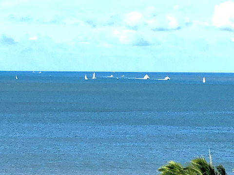 Cairns Apartment Esplanade Ocean Views - Tourism Gold Coast 2