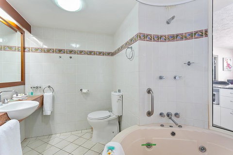 Cairns Esplanade Apartment - Tourism Gold Coast 1