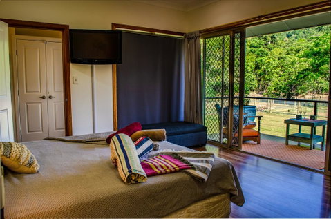 Cairns Homestead: A Peaceful Getaway - Tourism Gold Coast 2