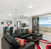 Cairns Luxury Seafront Apartment - Tourism Gold Coast