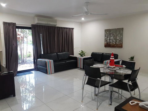 Cairns Prime Location Esplanade Self Contained Apartment With Wifi - Tourism Gold Coast 3