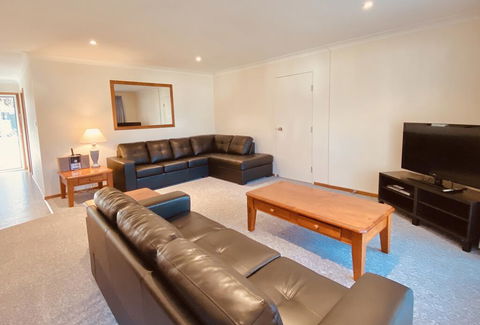 Cam Way Estate - Tourism Gold Coast 1