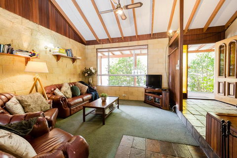 Camellia Cottage - Tourism Gold Coast 1