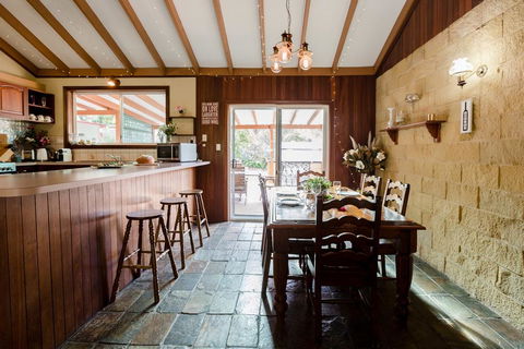 Camellia Cottage - Tourism Gold Coast 2