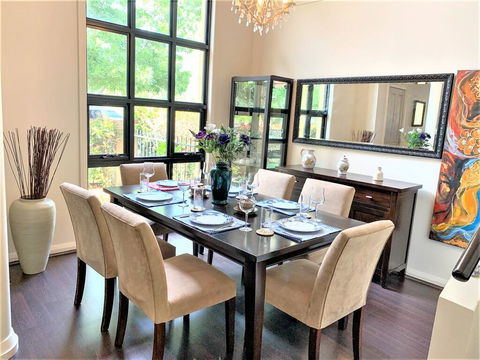 Campbelltown Most Sought After Park Central Home - Tourism Gold Coast 2