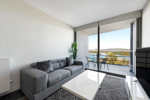 Canberra Luxury Apartment 5 - Tourism Gold Coast 0