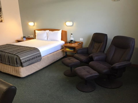 Cannon Park Motel - Tourism Gold Coast 2