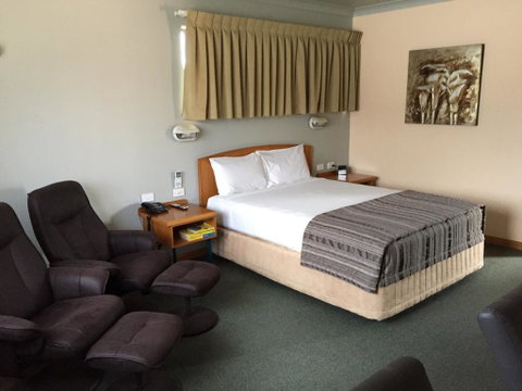 Cannon Park Motel - Tourism Gold Coast 0