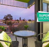 Canopy  44-Minutes from the CBD Train and Cafes - Wifi - Nespresso - Amenities - Tourism Gold Coast